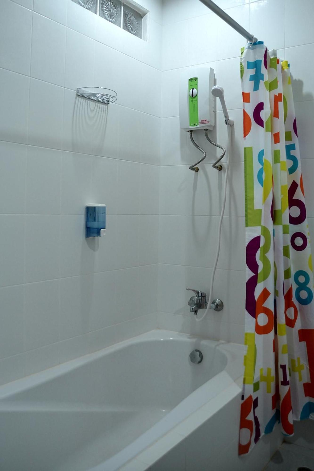 Salsa Hostel Chumphon Zewnętrze zdjęcie