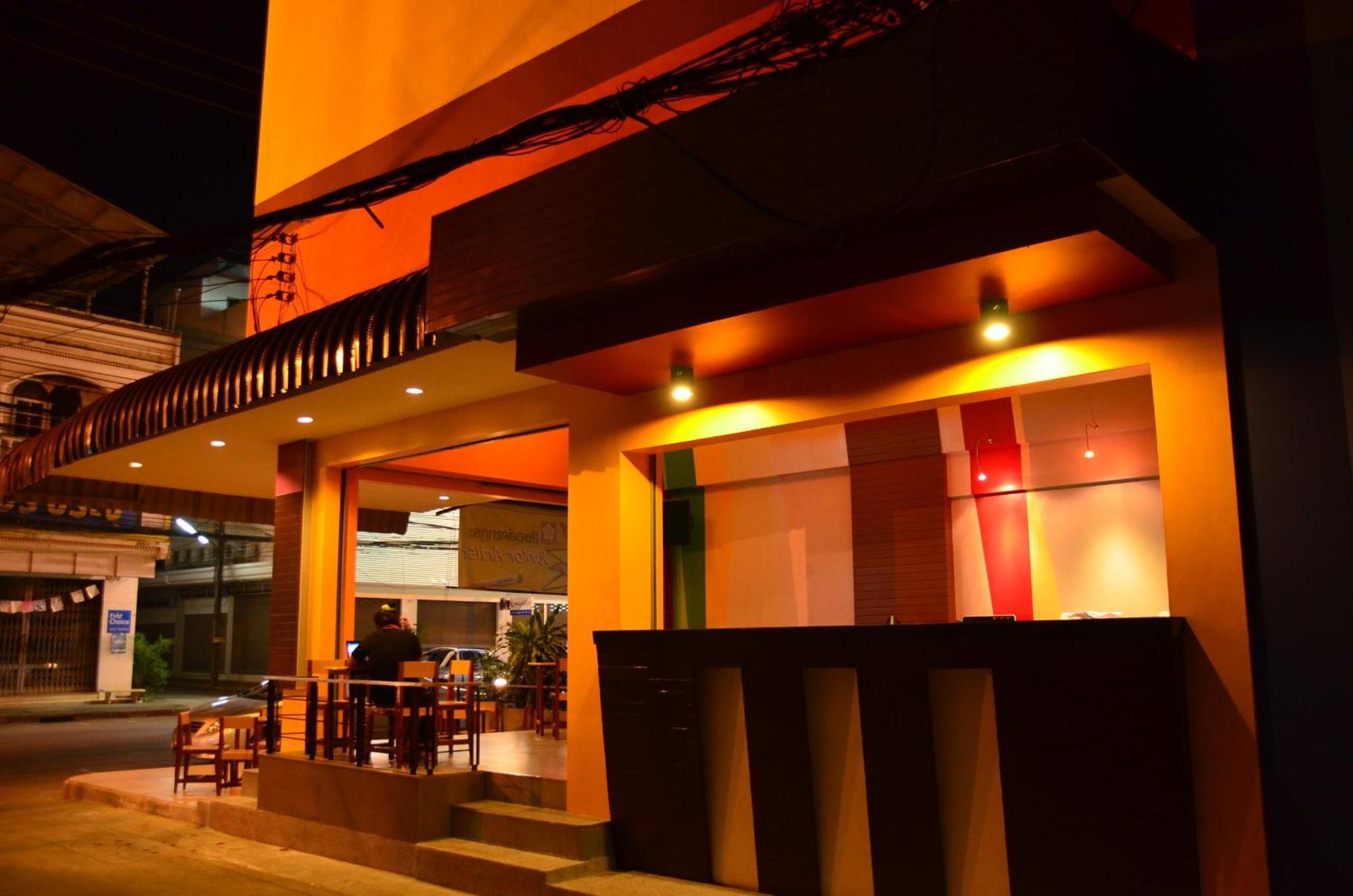 Salsa Hostel Chumphon Zewnętrze zdjęcie